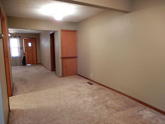 5th image of 1221 N B St
