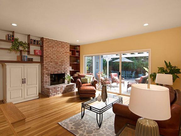 4th image of 636 Louise Ct