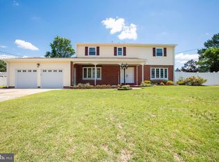 6 Greentree Rd, Hamilton, NJ 08619