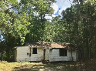 1939 Sauer St, Waveland, MS 39576