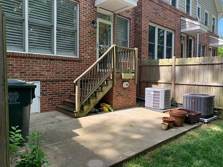 1804 Saluda Ct — Photo 24