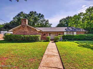 612 Sunset Dr, Bay Saint Louis, MS 39520