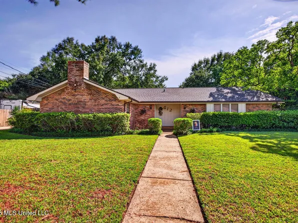 612 Sunset Dr, Bay Saint Louis, MS 39520