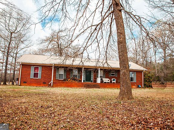 3rd image of 1215 Guillebeau Rd