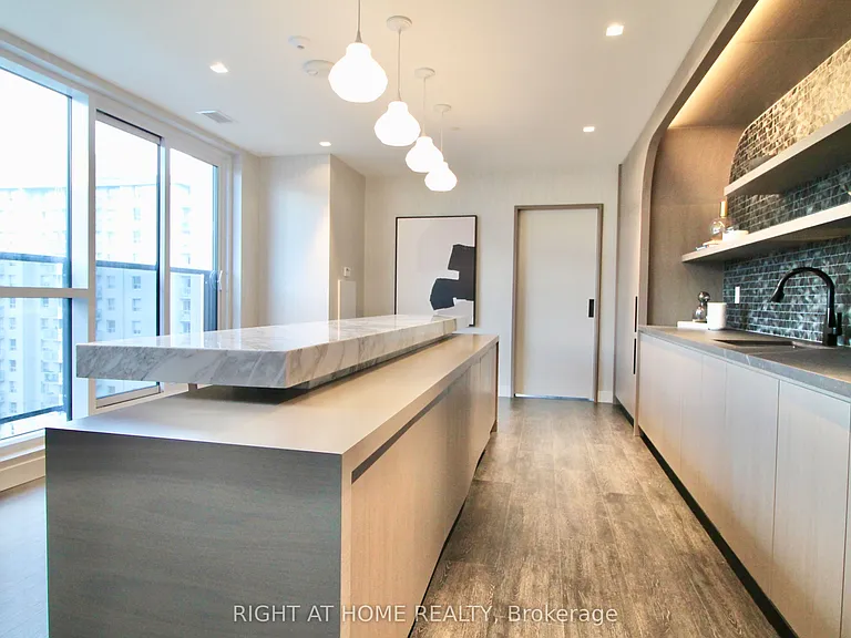 560 Rideau St #1006 — Photo 24