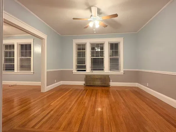50 Oakland Ave, Cranston, RI 02910