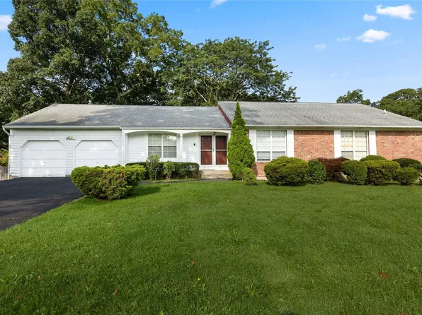 37 Annandale Road, Stony Brook, NY 11790