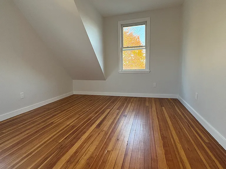 172 Swanson Ave — Photo 18
