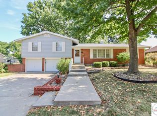 807 Ruth Ann Dr, Sedalia, MO 65301