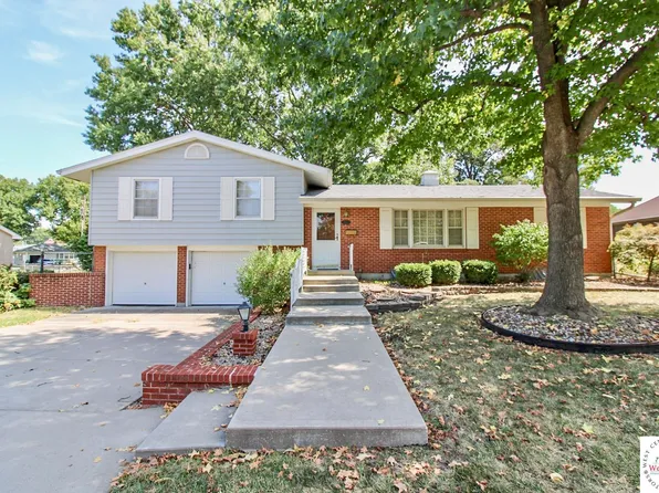 807 Ruth Ann Dr, Sedalia, MO 65301