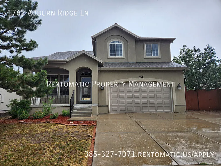 6 bed, 3.5 bath, 2996 sqft, $2,599 — Photo 2