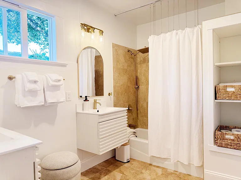 426 E Valerio St — Photo 20