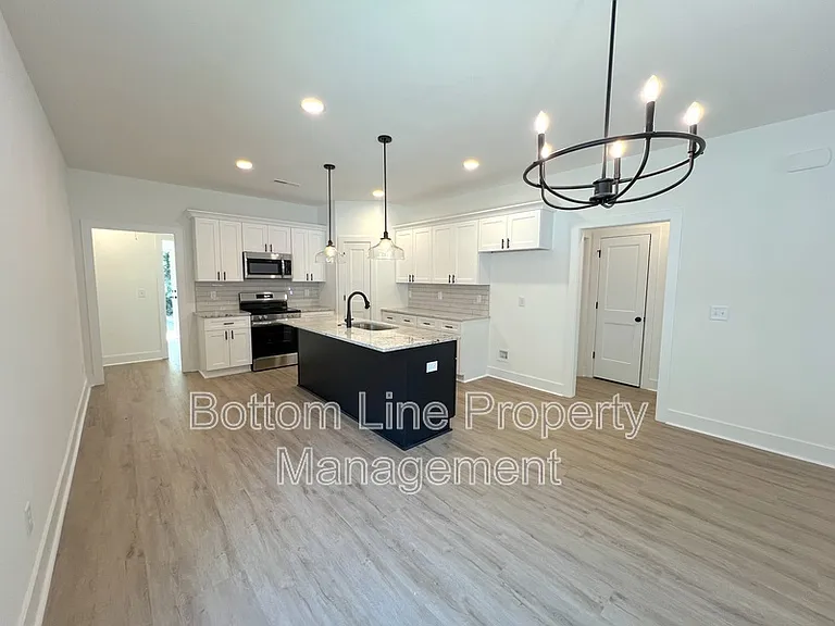 427 Mint St — Photo 5