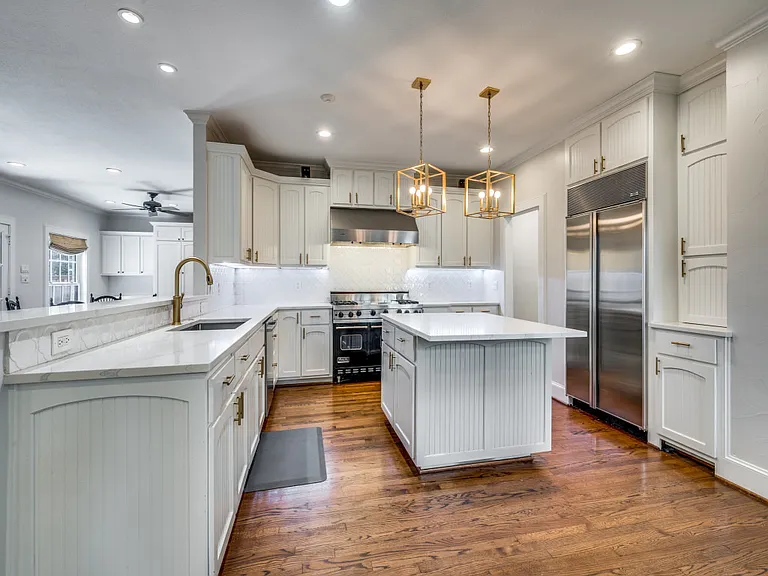 3837 Villanova St — Photo 4