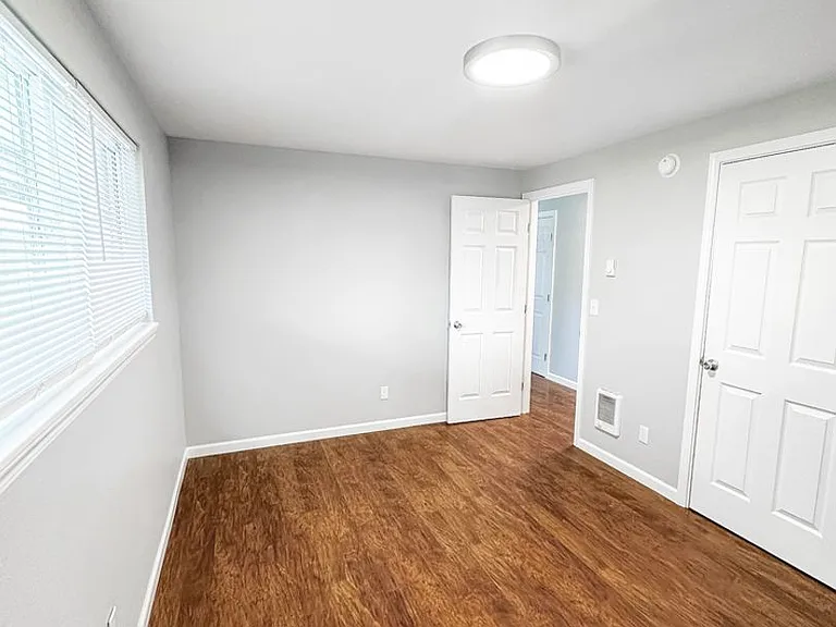 180 Garland Way N — Photo 16