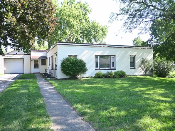 514 1st St, Lake View, IA 51450