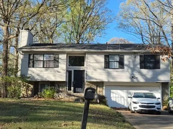 3820 Sugar Creek Dr, Douglasville, GA 30135