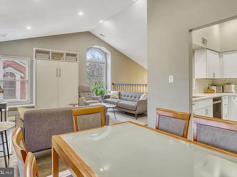 7598 N Lakeside Village Dr — Photo 9