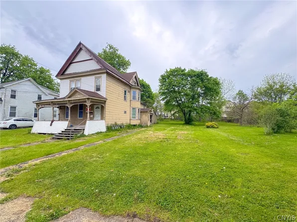18 Baker Ave, Auburn, NY 13021
