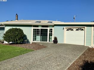 94033 Azalea Ln, Gold Beach, OR 97444