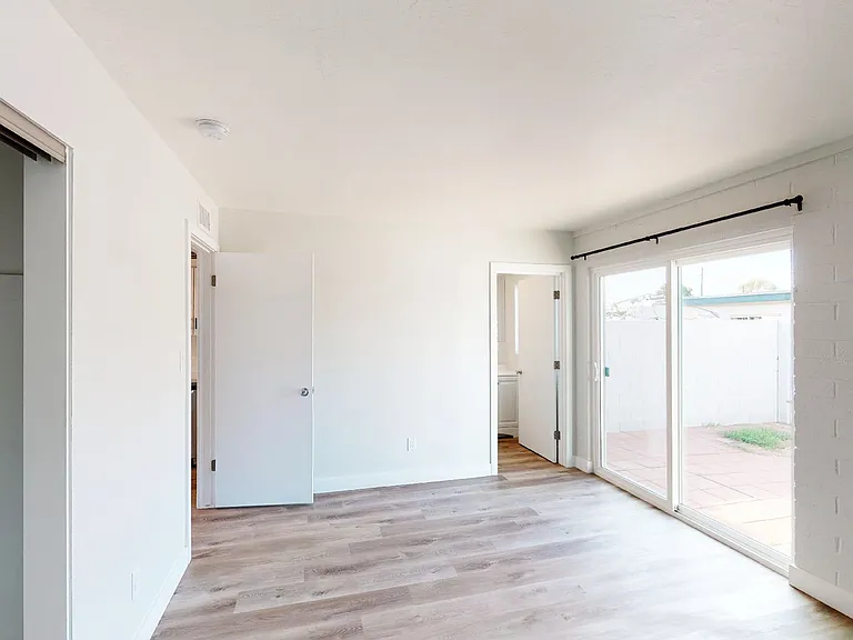 1712-1724 E Ocotillo Rd — Photo 102