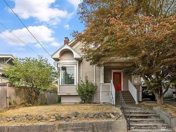 Set back just above 50th Street between Wallingford and Green Lake. 