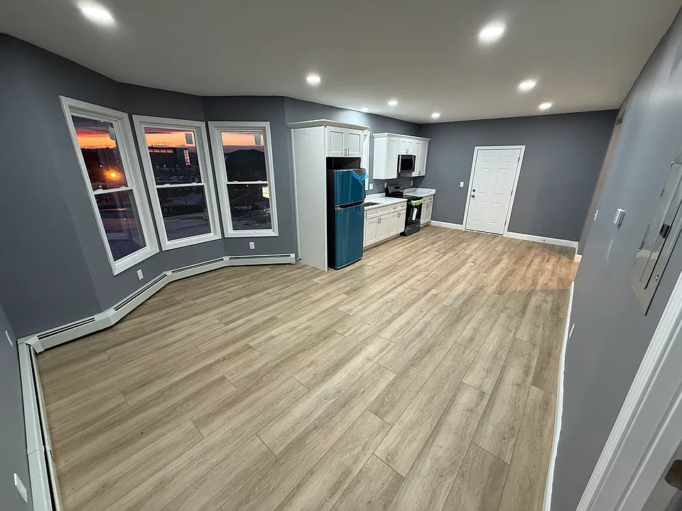 12 Duncan Ave #3