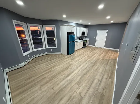 12 Duncan Ave #3, Providence, RI 02906