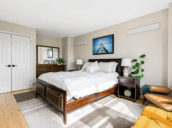 70-25 Yellowstone Boulevard image 23 of 34