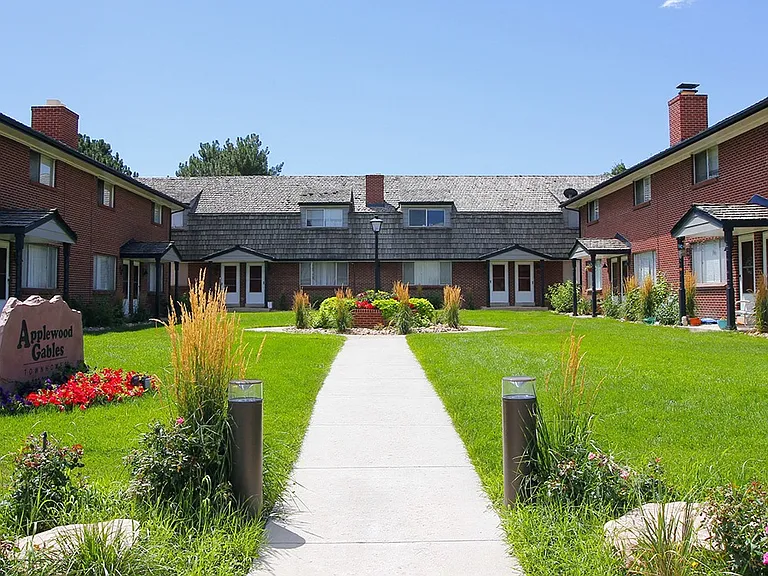 Applewood Gables Townhomes — Photo 4