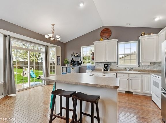3rd image of 428 W Ashton Dr