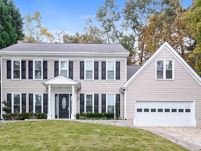 2570 Broadmoor Ct — Photo 1