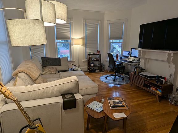 5th image of 17 Cambria St #1