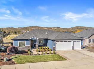 407 N Deanjou Ave, Eagle Pt, OR 97524