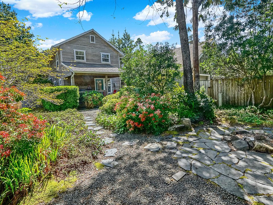 1st image of 265 Bunchberry Way