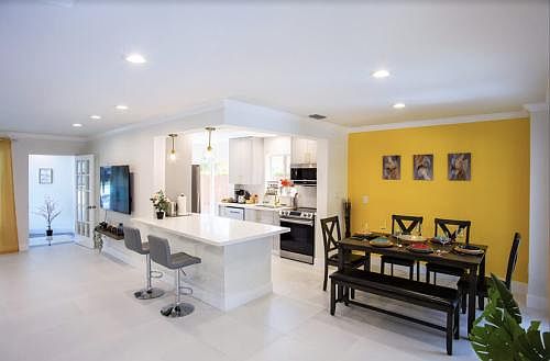 1st image of 1715 NE 38th St #1715
