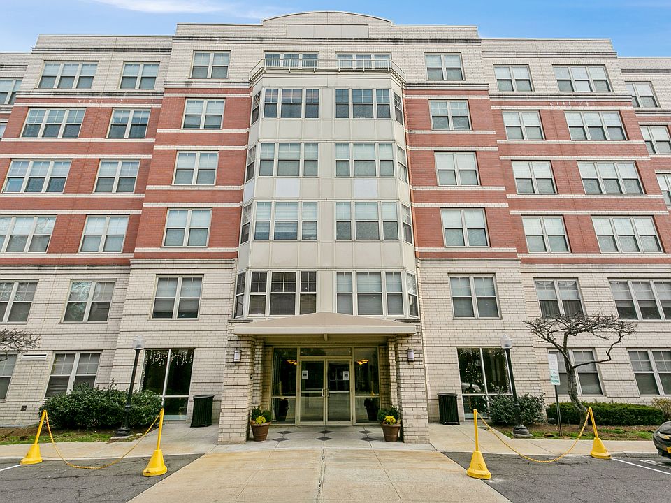 300 Mamaroneck Avenue