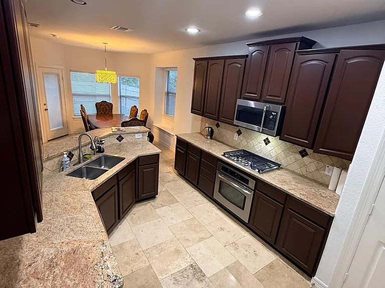 9839 Planters Row Dr — Photo 8