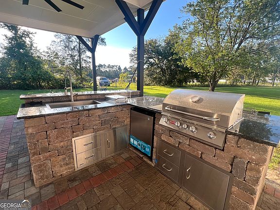 3rd image of 253 McDilda Dr