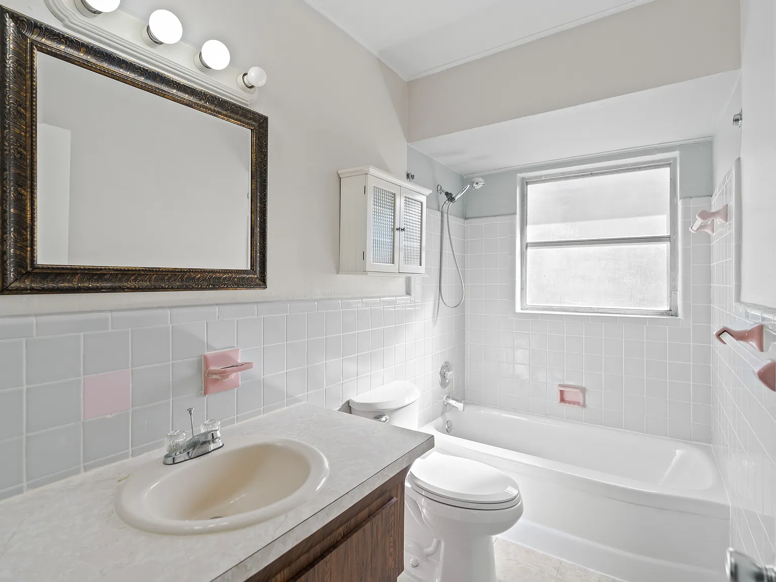 2 bed, 676 sqft, $1,750 — Photo 1