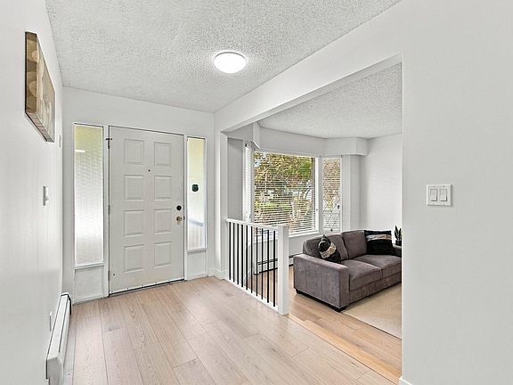 4th image of 657 Poirier St