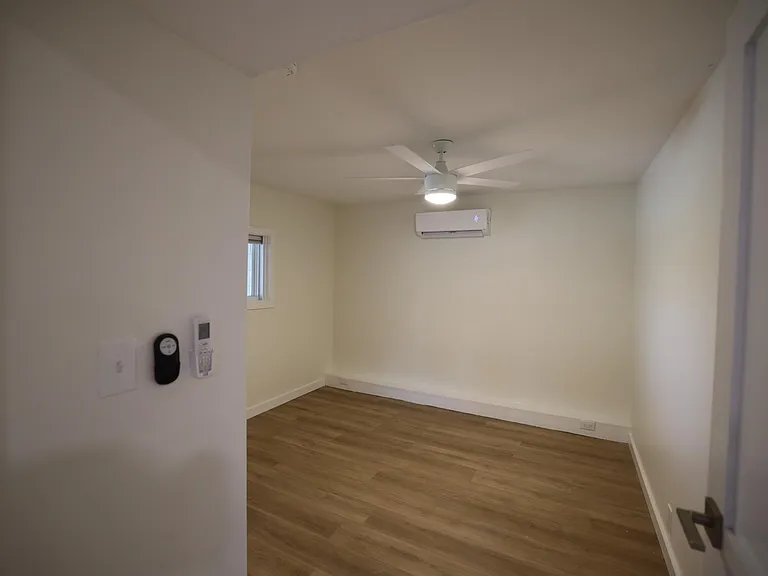 1534 N Woodburn Ave #B — Photo 18