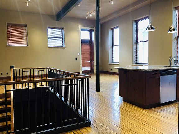 3rd image of 1105 N Court St APT 103