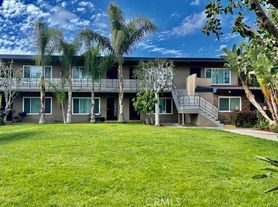 1820 W Sallie Ln