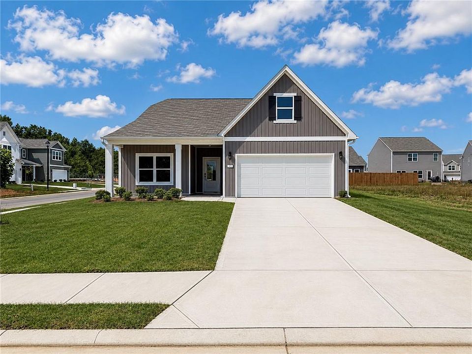 1st image of 406 Bluegrass Ln