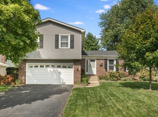 328 Collen Dr, Lombard, IL 60148