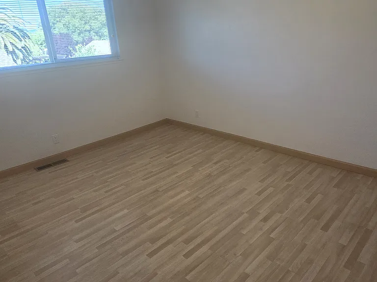 735 Amanda Dr — Photo 23