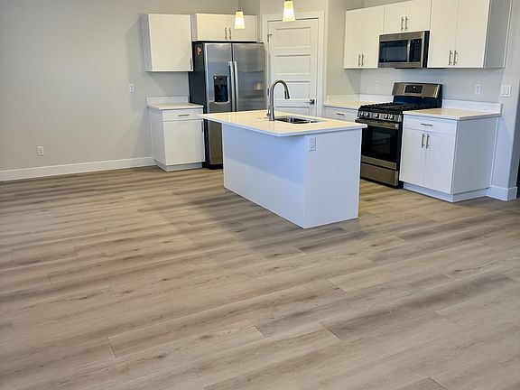 3rd image of 4101 S Baywood Dr #1