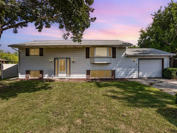 4275 Hushen Dr, Bay City, MI 48706