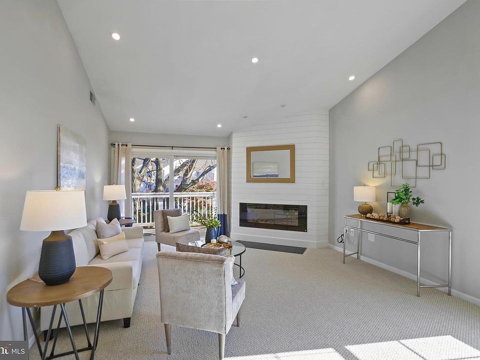 1st image of 2867 Yarling Ct
